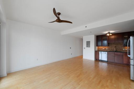 Minneapolis, MN 55404