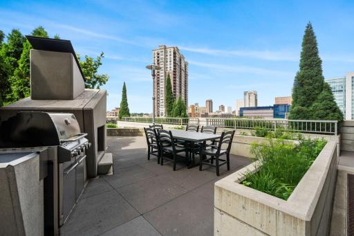 Minneapolis, MN 55404