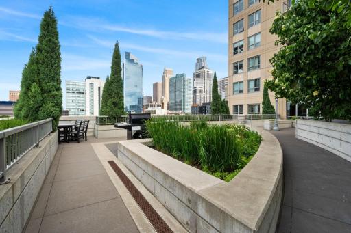 Minneapolis, MN 55404