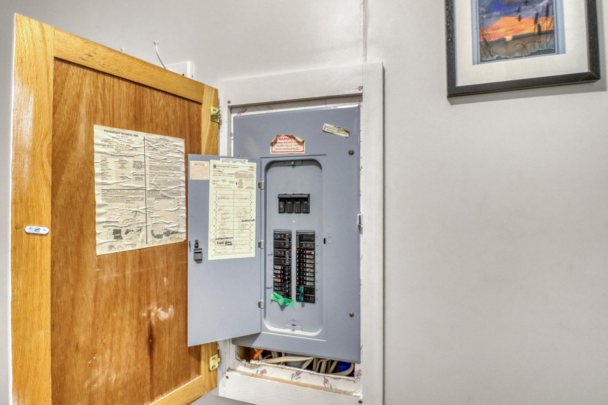 Electrical box.JPG