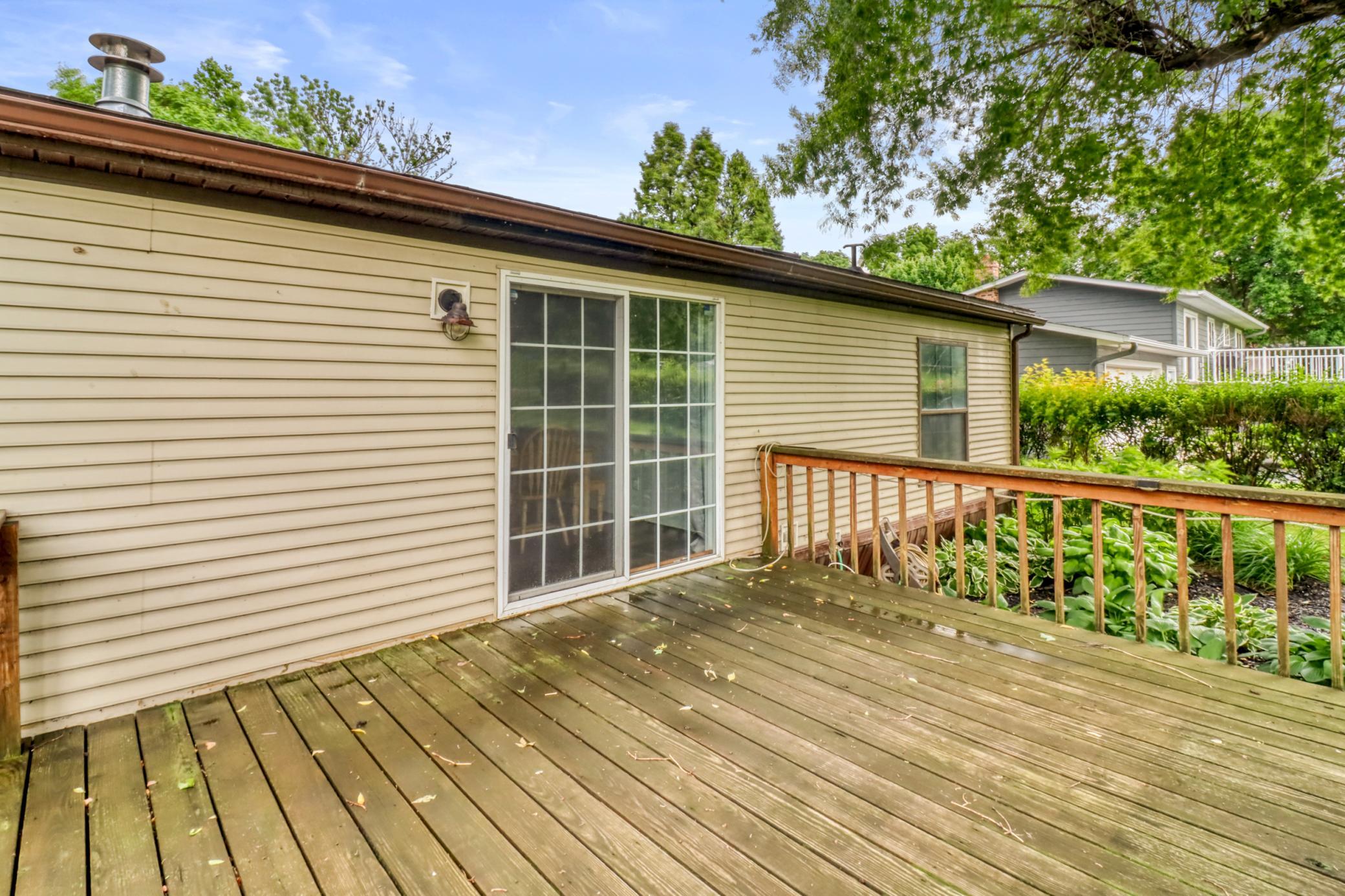 Exterior_deck1_1.JPG