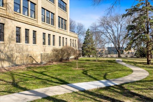 Minneapolis, MN 55413