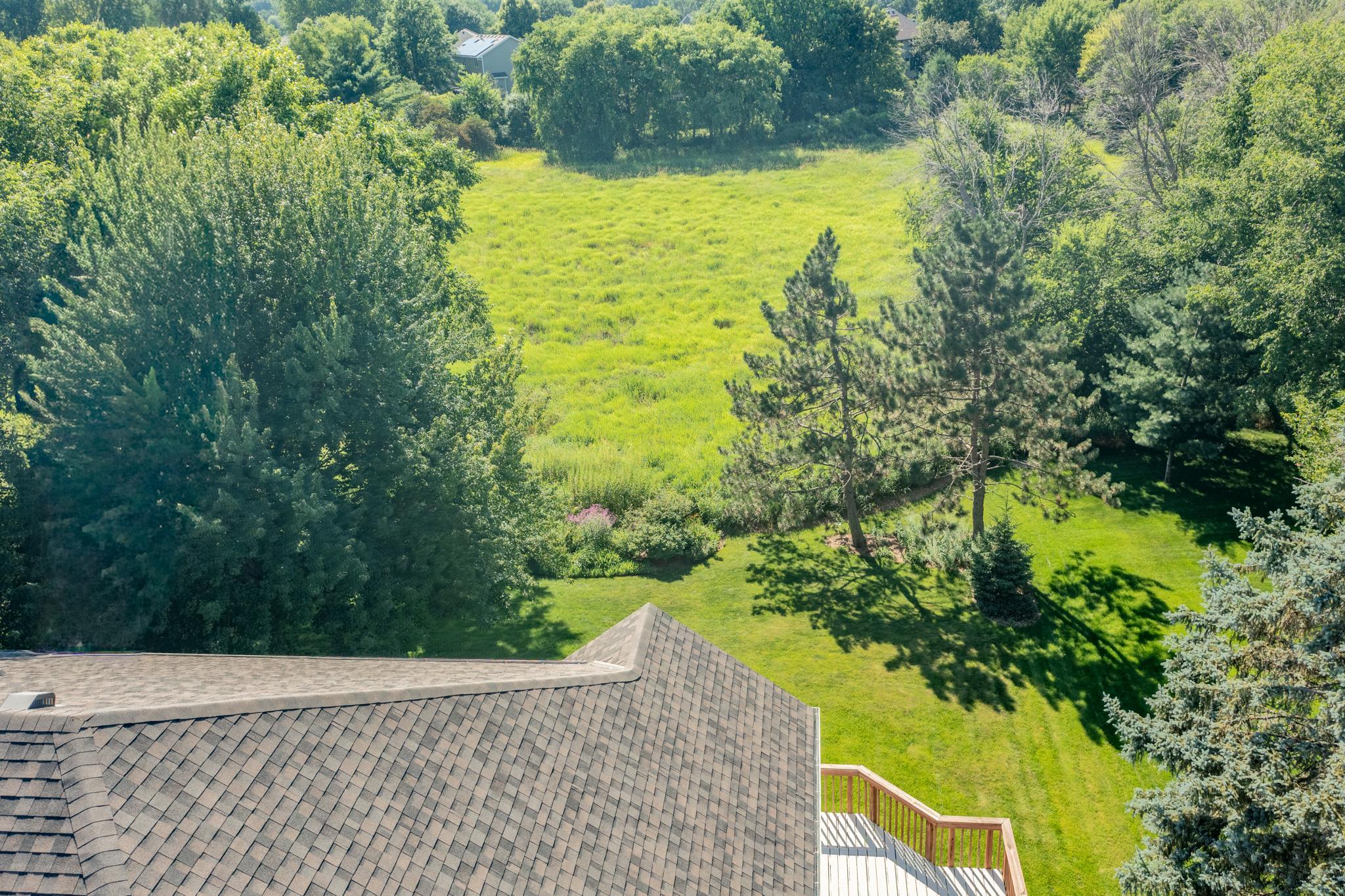 All the convenience of living in Mahtomedi but with privacy.