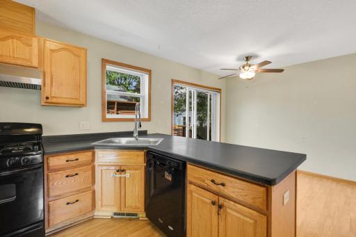 Kitchen peninsula perfect for casual dining and entertaining.