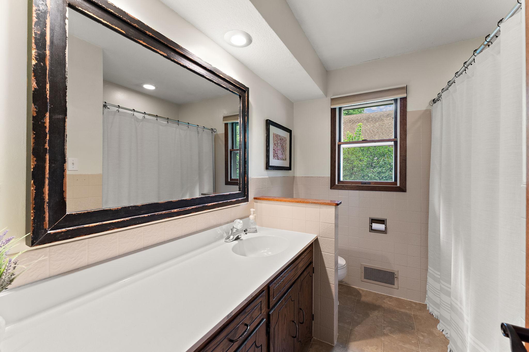 Full main floor bath