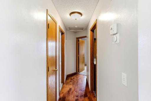 16-web-or-mls-9945-42nd-St-16.jpg