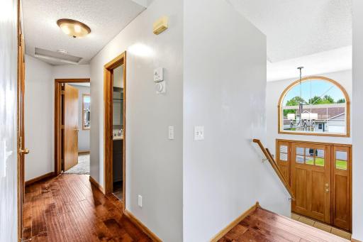 15-web-or-mls-9945-42nd-St-15.jpg
