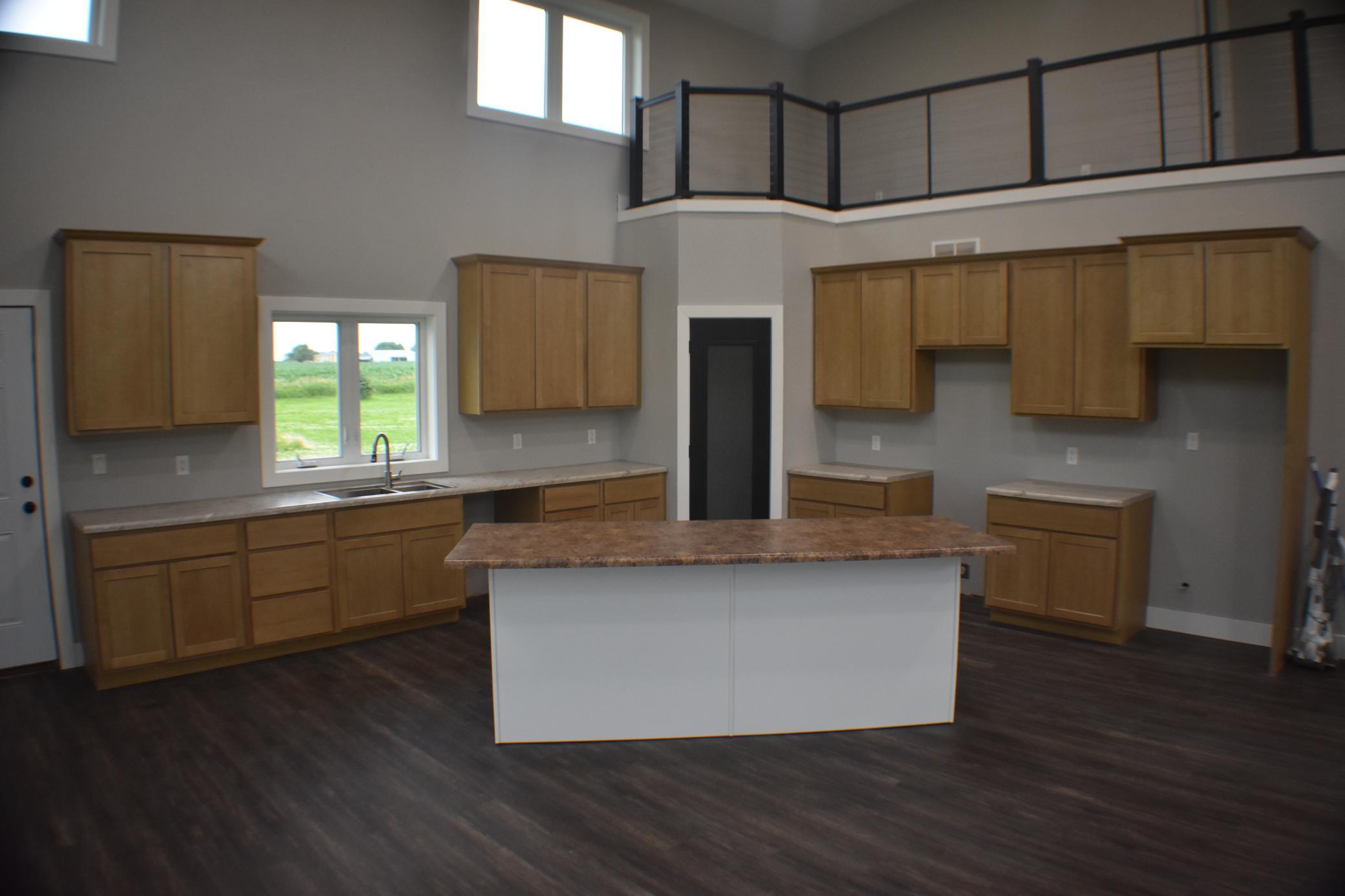 Kitchen 21 feet of counter space plus the island.