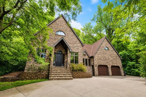 950 E Belvista Drive, North Mankato, MN 56003