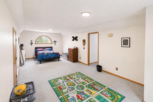 950 E Belvista Drive, North Mankato, MN 56003