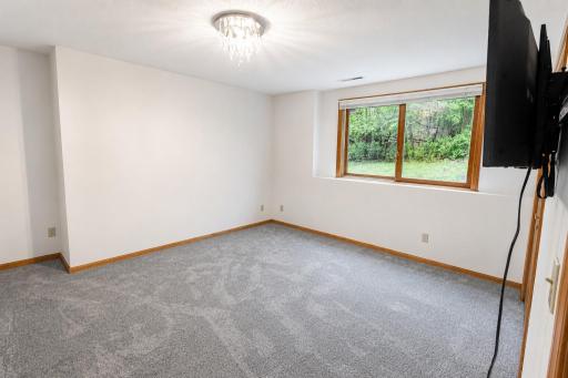 950 E Belvista Drive, North Mankato, MN 56003