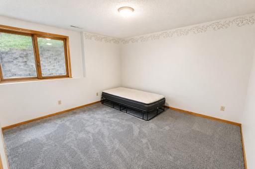 950 E Belvista Drive, North Mankato, MN 56003