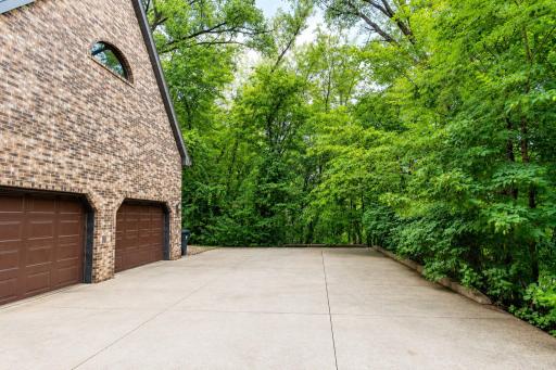 950 E Belvista Drive, North Mankato, MN 56003