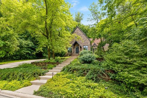 950 E Belvista Drive, North Mankato, MN 56003