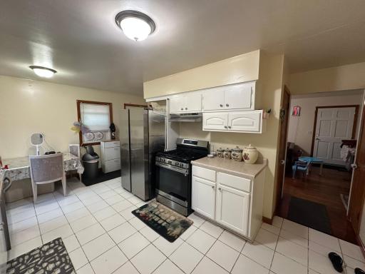 Kitchen2.jpg