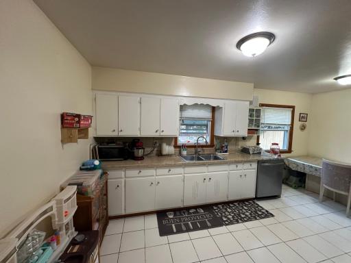 Kitchen1.jpg