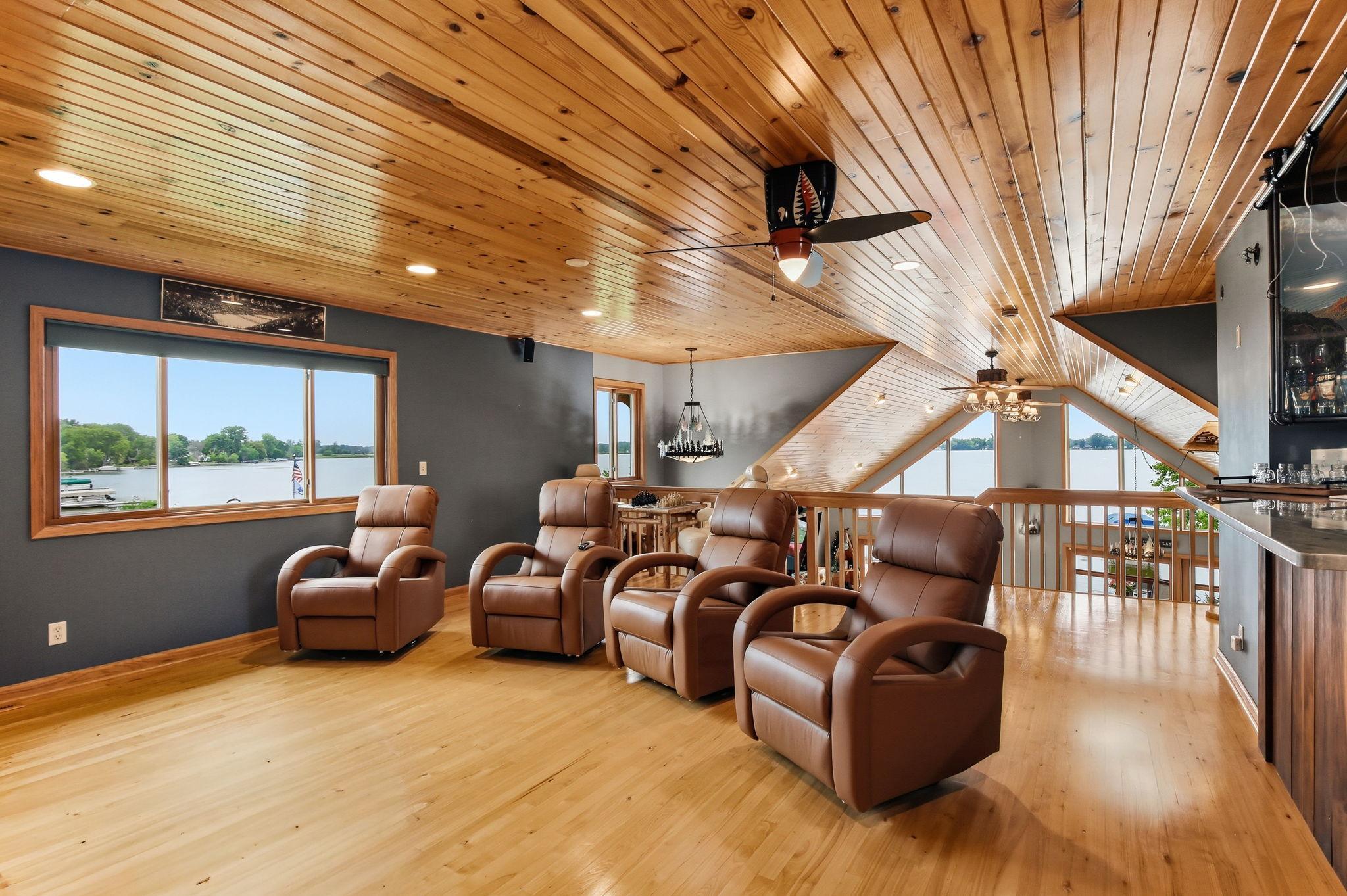 LOFT