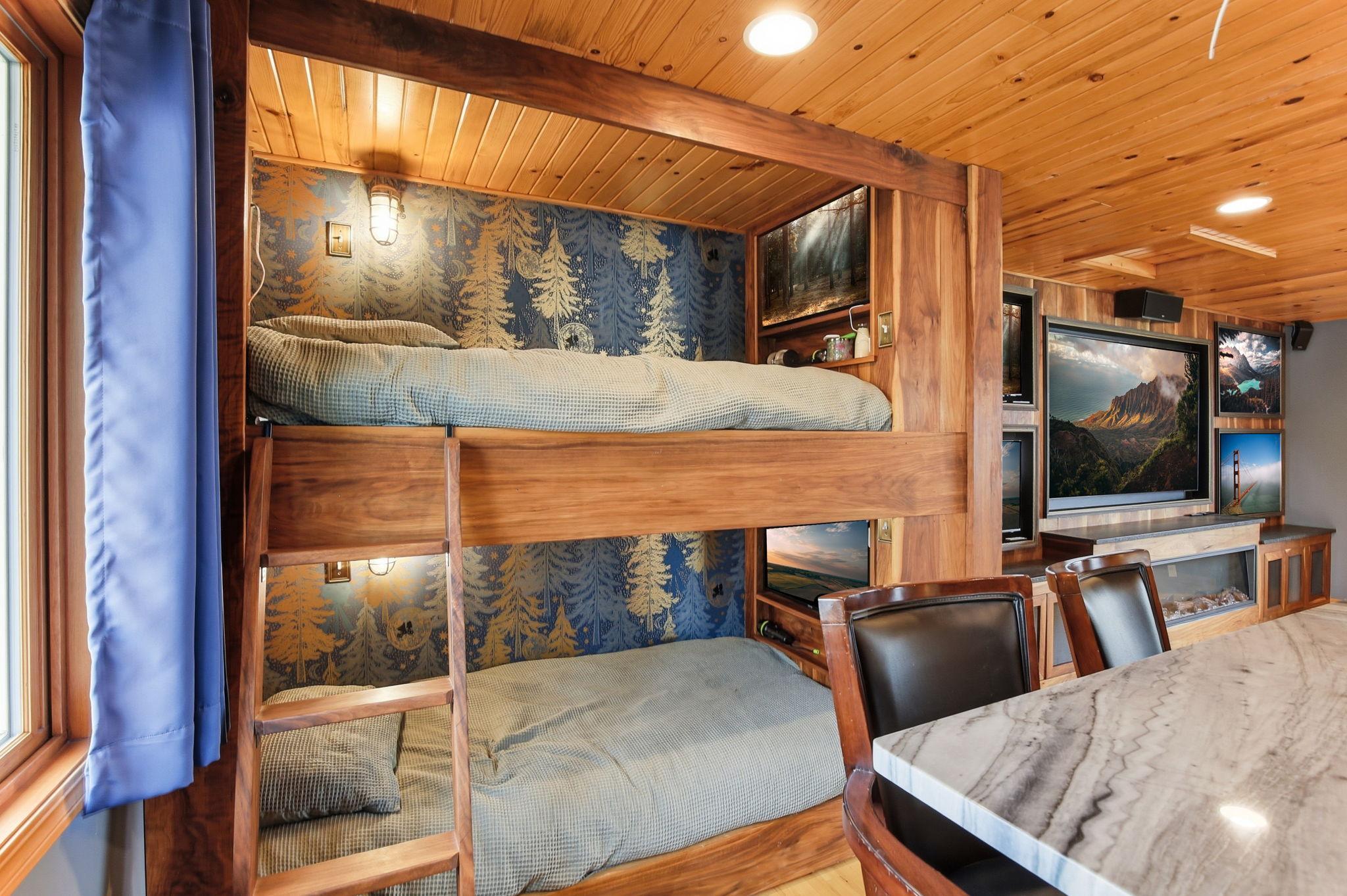 BUNK LOFT