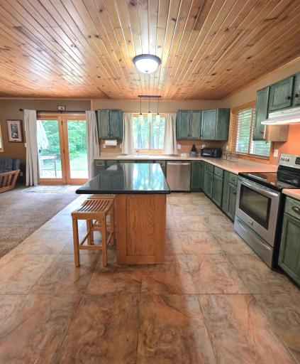 32625 Riverside Drive, Pine City, MN 55063