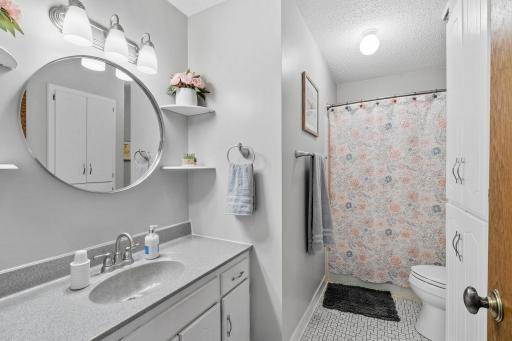 8545 Maplebrook Parkway N, Minneapolis, MN 55445