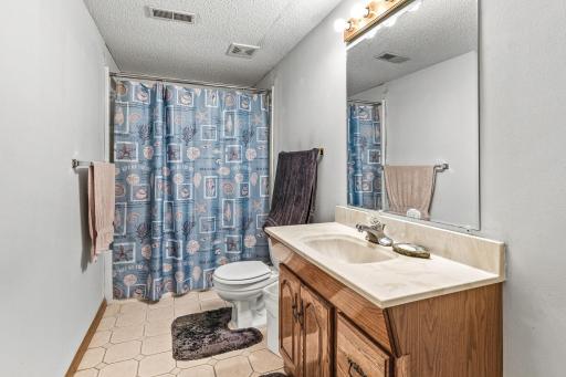 6672 Dawn Way, Inver Grove Heights, MN 55076
