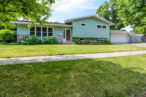 210 29th Avenue N, Fargo, ND 58102