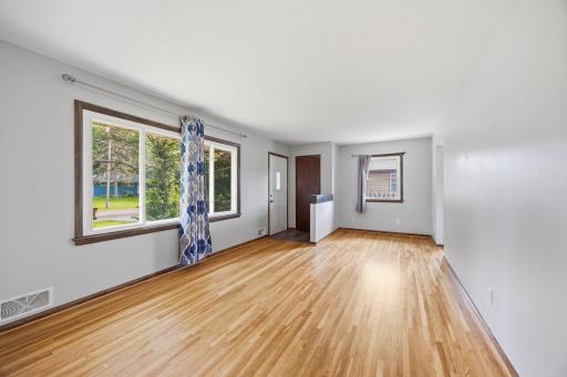 821 Sterling Street N, Saint Paul, MN 55119