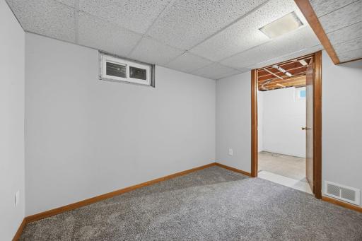 821 Sterling Street N, Saint Paul, MN 55119