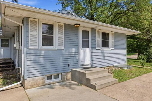 821 Sterling Street N, Saint Paul, MN 55119