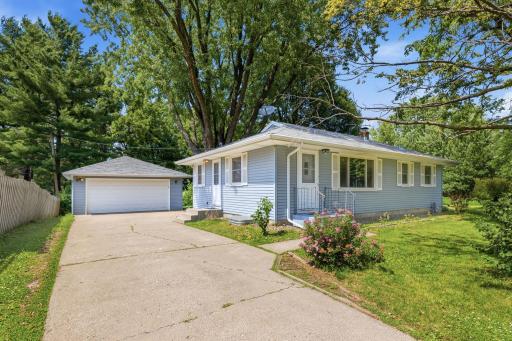 821 Sterling Street N, Saint Paul, MN 55119