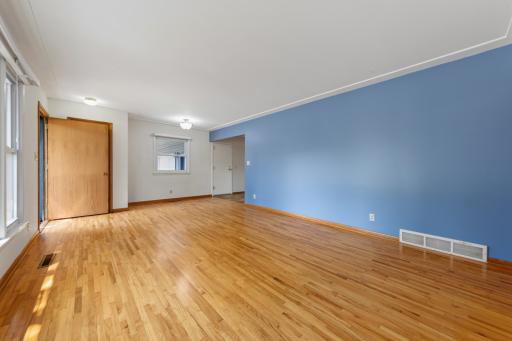 20_living room hardwood floors.jpg