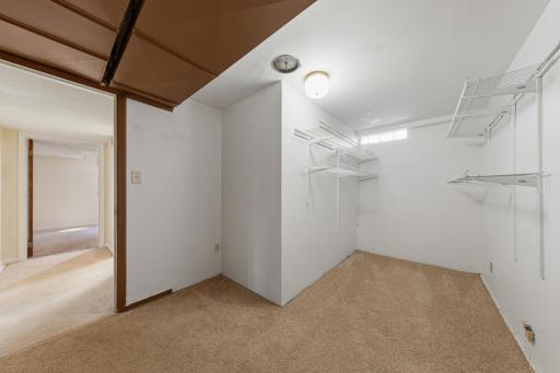 walk in closet or convert to a den.jpg