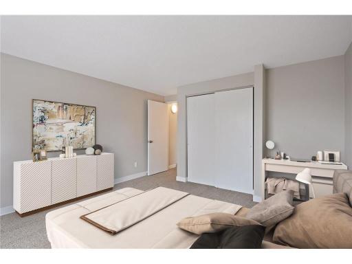 Minneapolis, MN 55404