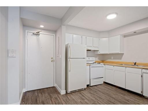 Minneapolis, MN 55404