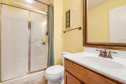 7005 Rose Dr - Web Quality - 025 - 25 Bathroom.jpg