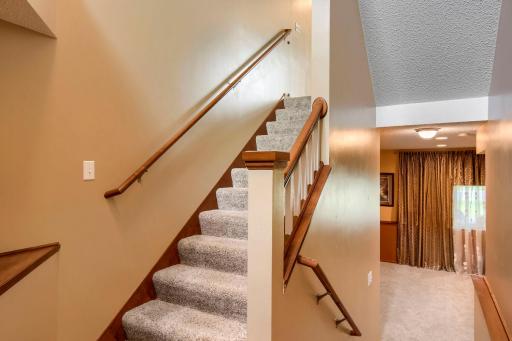 7005 Rose Dr - Web Quality - 005 - 05 Foyer.jpg