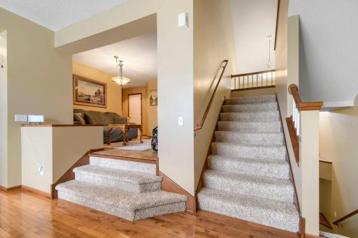 7005 Rose Dr - Web Quality - 003 - 03 Foyer.jpg