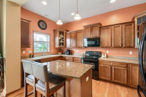 7005 Rose Dr - Web Quality - 010 - 10 Kitchen.jpg