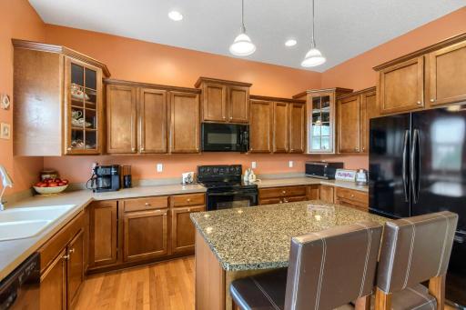7005 Rose Dr - Web Quality - 011 - 11 Kitchen.jpg