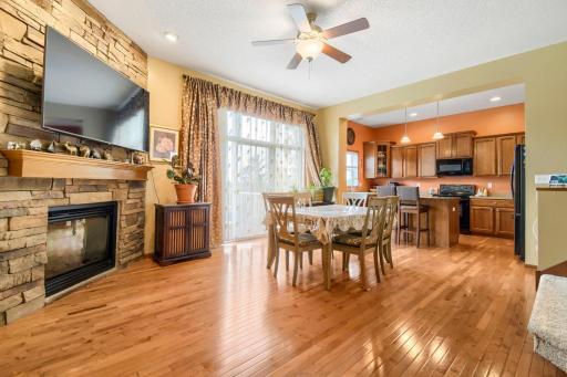 7005 Rose Dr - Web Quality - 002 - 02 Foyer.jpg