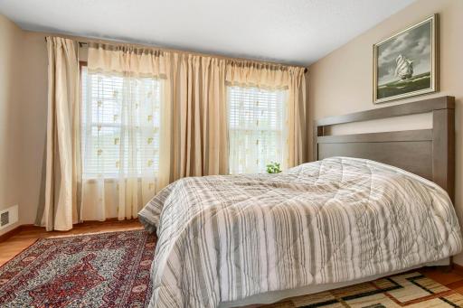 7005 Rose Dr - Web Quality - 022 - 22 Bedroom.jpg