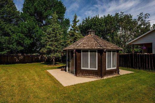 3126 37 1/2 Avenue S, Fargo, ND 58104