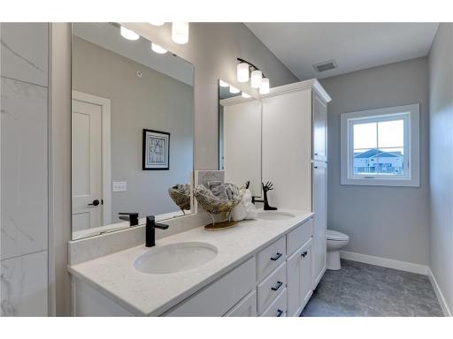 22352 Lilac Way, Forest Lake, MN 55025