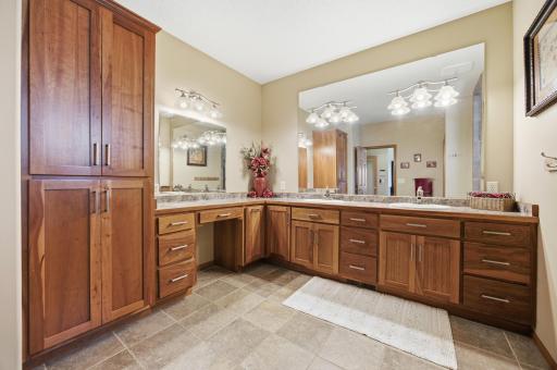 7019 Maple Lane, Horace, ND 58047