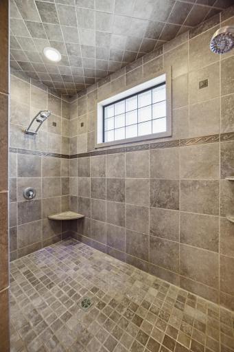 7019 Maple Lane, Horace, ND 58047