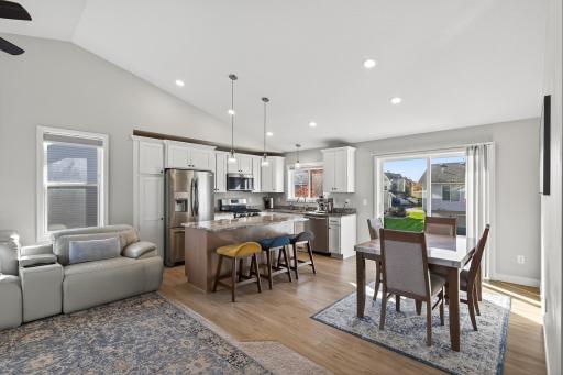 1704 Wilking Way, Shakopee, MN 55379