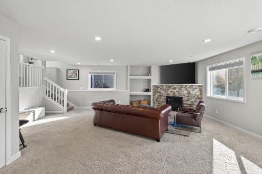 1704 Wilking Way, Shakopee, MN 55379
