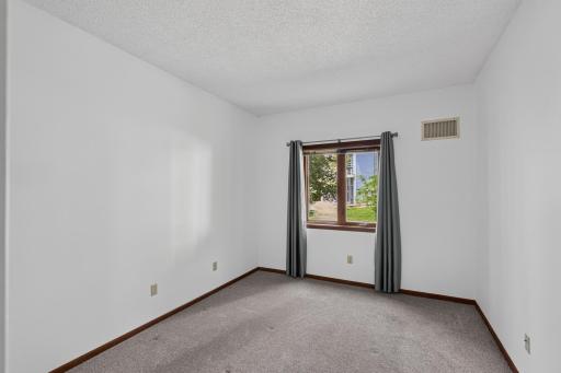 1392 Carling Drive, 103, Saint Paul, MN 55108