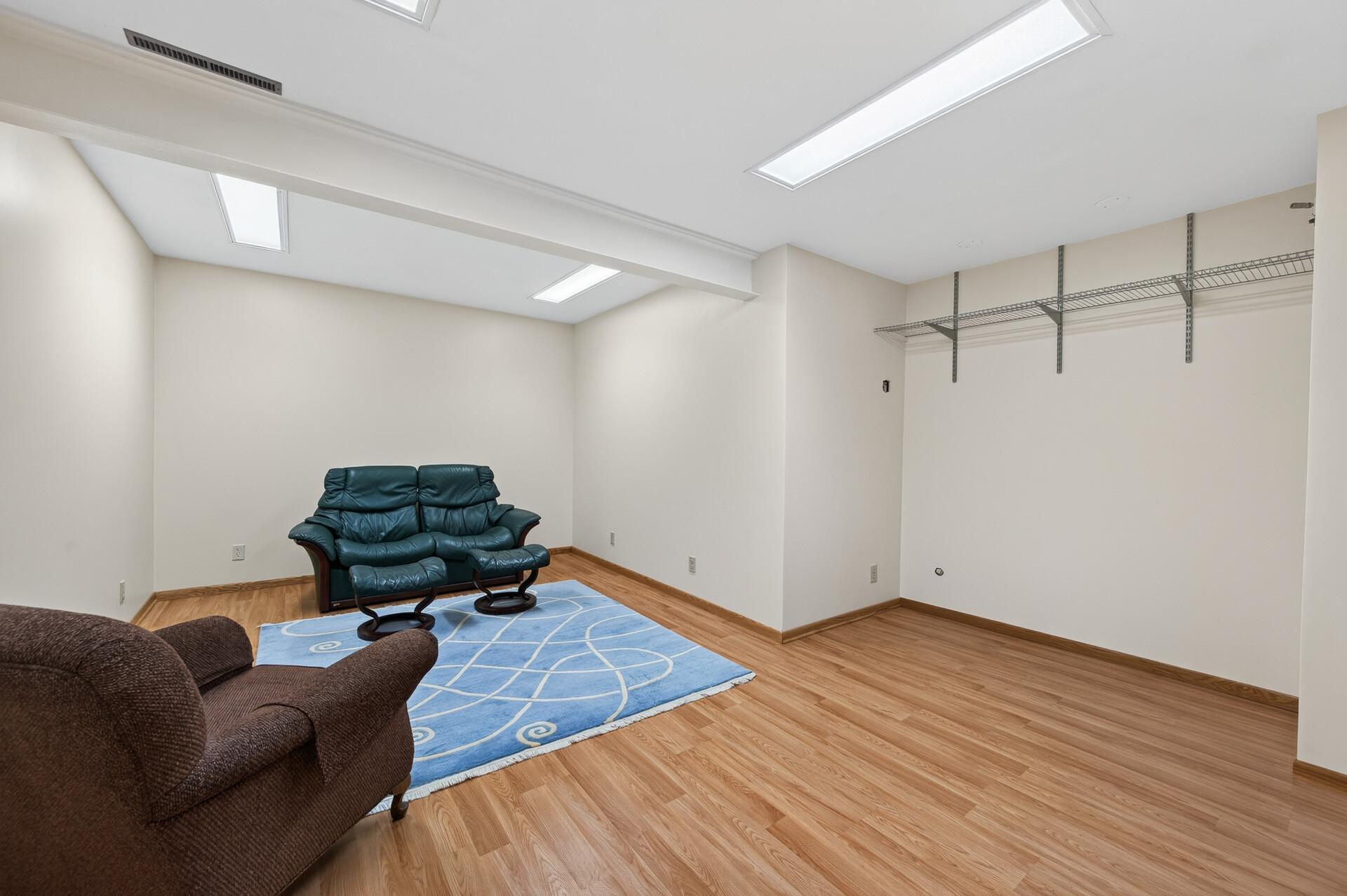 41_11600_37th_Ave_N41_mls.jpg