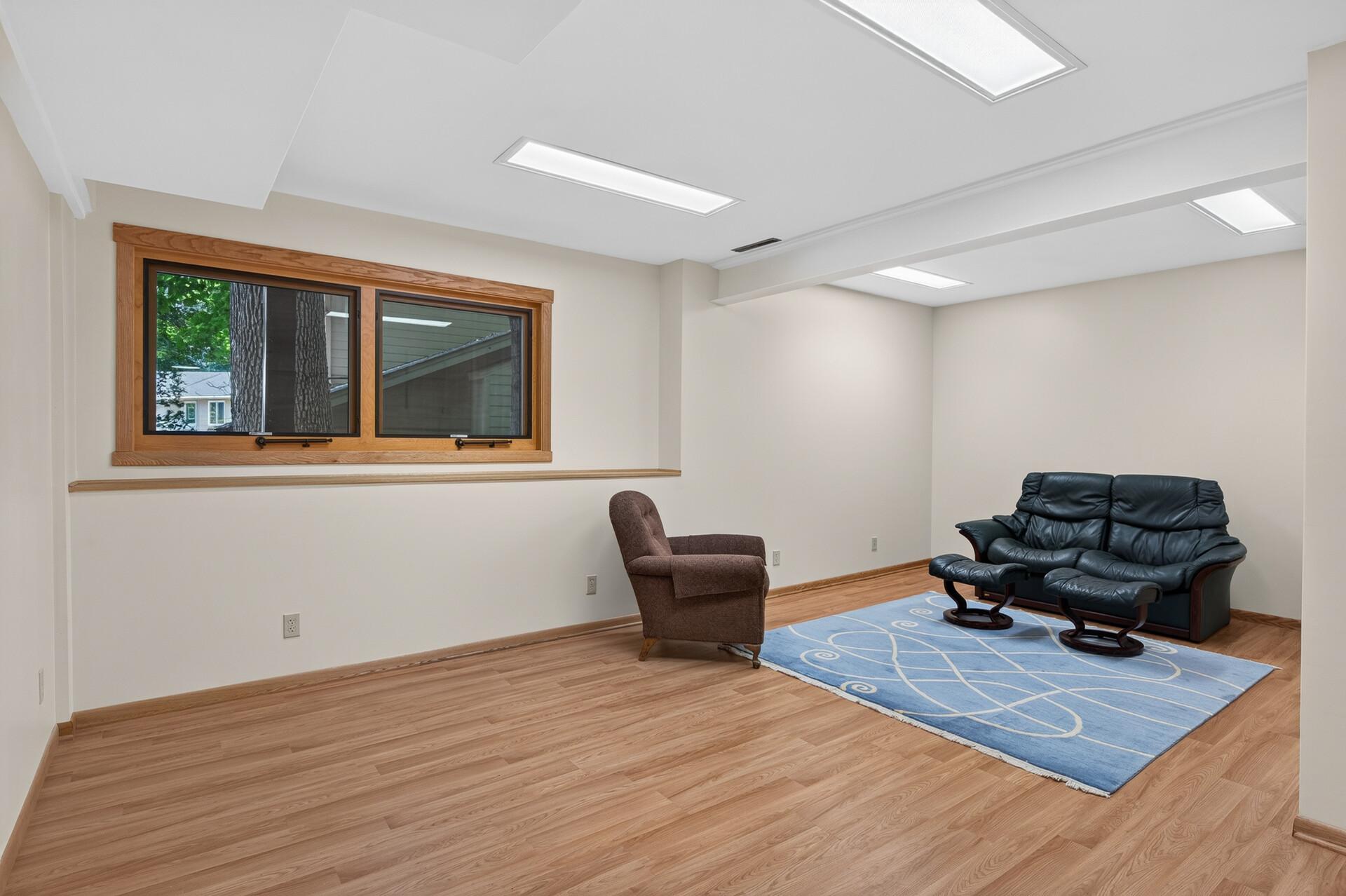 40_11600_37th_Ave_N40_mls.jpg
